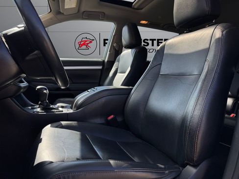 Certified 2019 Toyota Highlander XLE AWD/4WD image 10