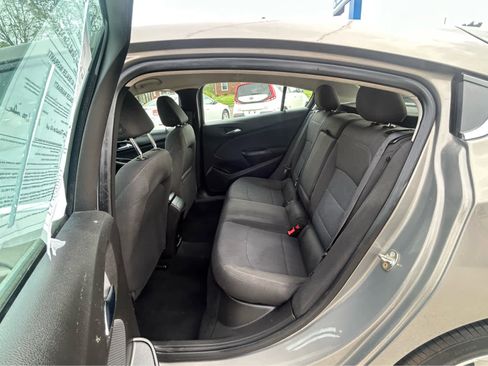 Used 2018 Chevrolet Cruze LT w/ Convenience Package FWD image 7