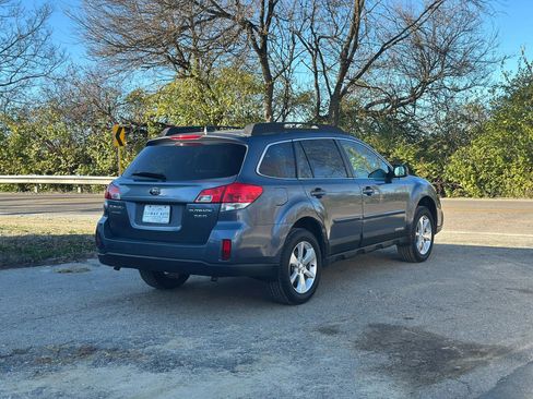 Used 2013 Subaru Outback 3.6R Limited w/ Moonroof Pkg image 11