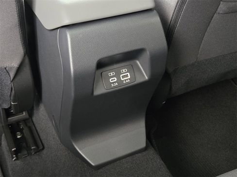 Used 2025 Subaru Crosstrek 2.0i Premium image 9