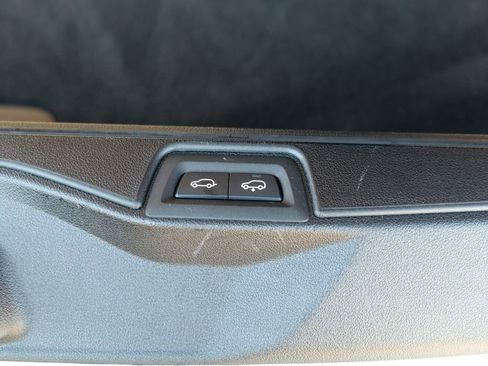 Used 2023 BMW X7 xDrive40i w/ Premium Package image 61