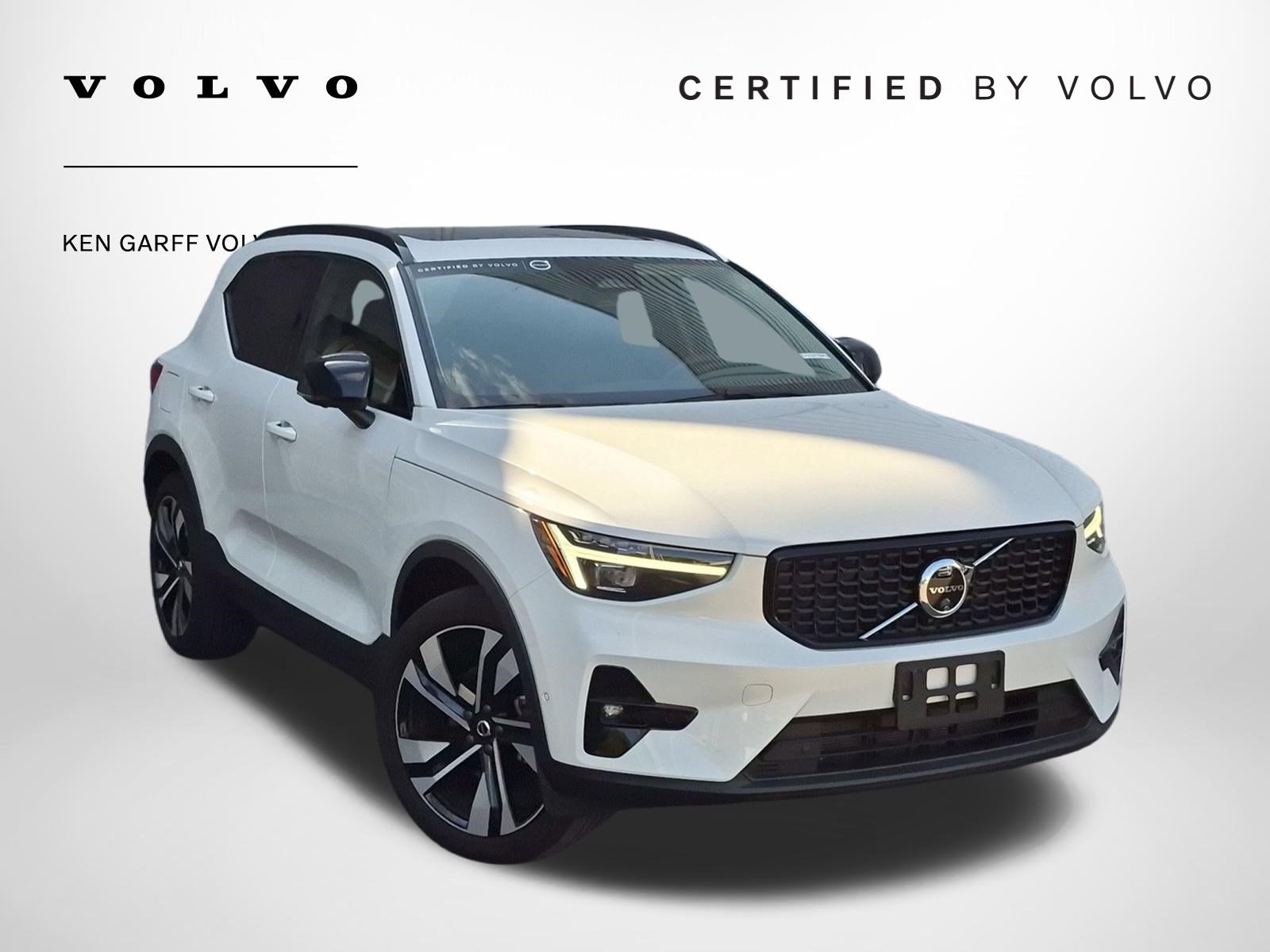 Certified 2025 Volvo XC40 B5 Ultra AWD/4WD image 1