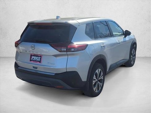 Used 2023 Nissan Rogue SV image 5