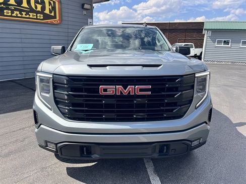 Used 2025 GMC Sierra 1500 Elevation AWD/4WD image 2