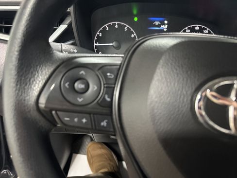 Used 2024 Toyota Corolla LE FWD image 19