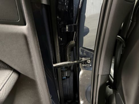 Used 2020 Volvo V60 T5 Cross Country w/ Protection Package Premier image 27