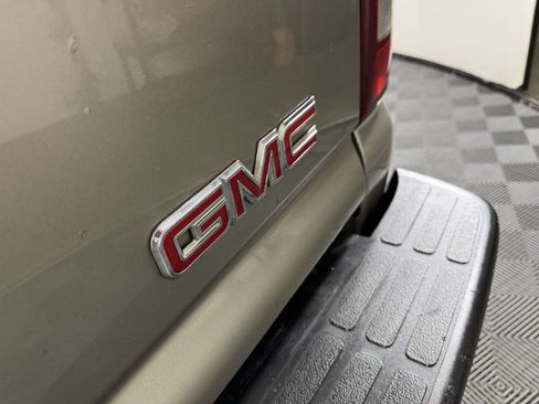 Used 2002 GMC Sierra 1500 4x4 Extended Cab w/ Sierra Professional Pkg image 13