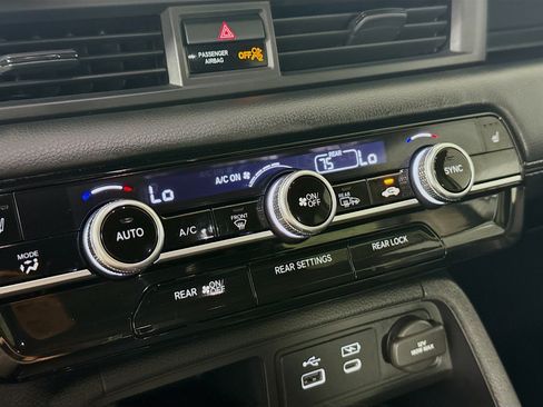 Certified 2024 Honda Pilot EX-L image 17