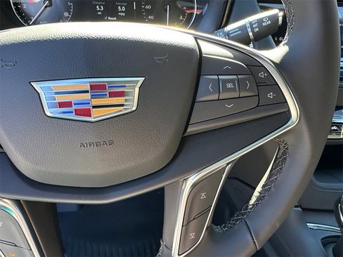 New 2026 Cadillac XT5 Luxury image 25