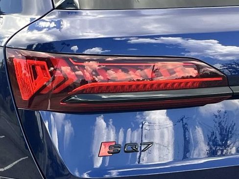 Used 2023 Audi SQ7 Prestige AWD/4WD image 10