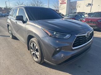 Certified 2024 Toyota Highlander XLE video 2