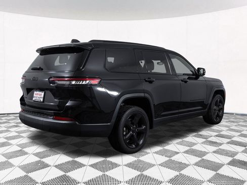 Used 2022 Jeep Grand Cherokee L Laredo AWD/4WD image 19