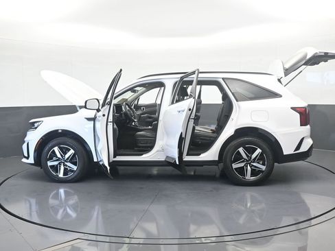 Used 2023 Kia Sorento S image 77