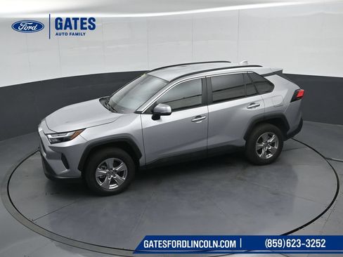 Used 2025 Toyota RAV4 XLE AWD/4WD image 49
