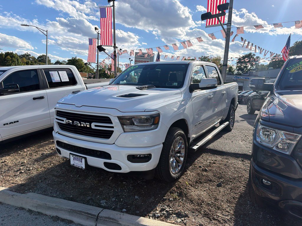 Used 2023 RAM 1500 Laramie AWD/4WD image 1