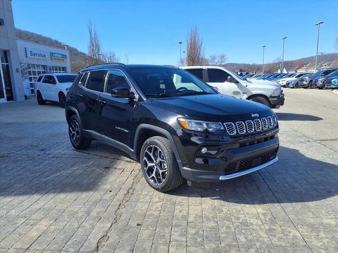 Used 2025 Jeep Compass Limited w/ Sun & Sound Group image 7