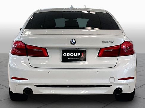 Used 2020 BMW 530i w/ Premium Package RWD image 4