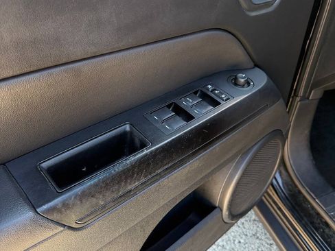 Used 2014 Jeep Patriot High Altitude FWD image 9