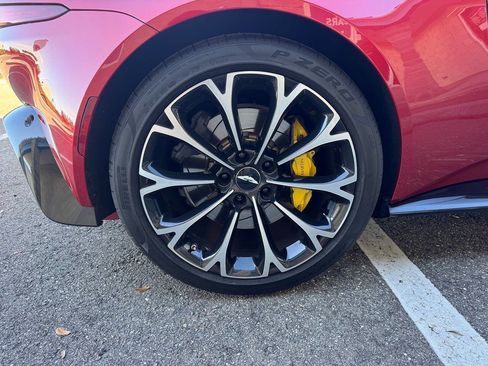 Used 2019 Aston Martin V8 Vantage Coupe image 27