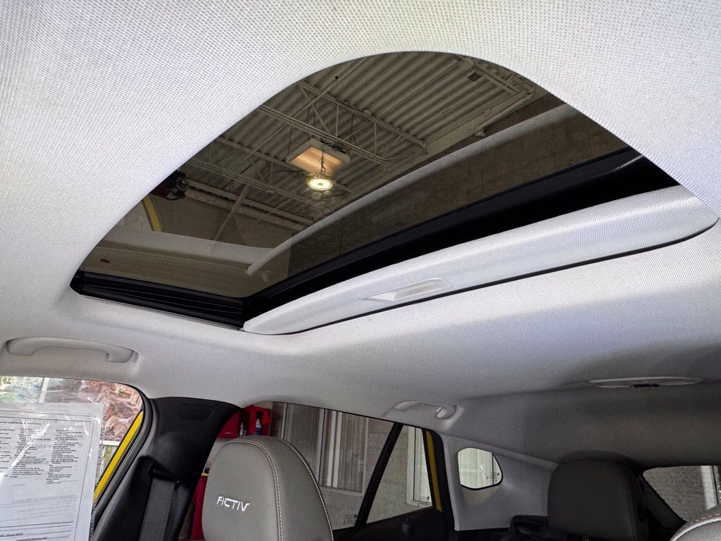 Used 2025 Chevrolet Trax ACTIV w/ Sunroof Package FWD image 35