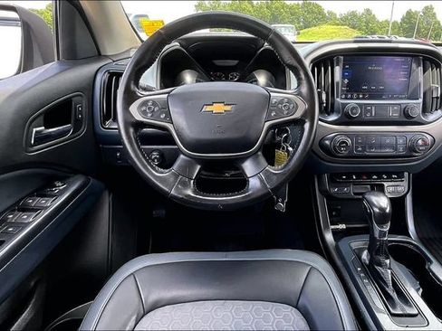 Used 2022 Chevrolet Colorado Z71 AWD/4WD image 9