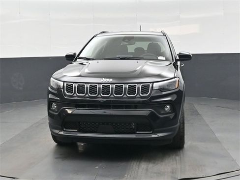 New 2026 Jeep Compass Latitude w/ Mopar Graphics Package image 8