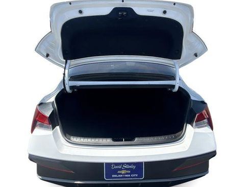 Used 2025 Hyundai Elantra Sport FWD image 20