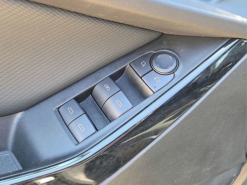 Used 2025 Chevrolet Equinox LT AWD/4WD image 21
