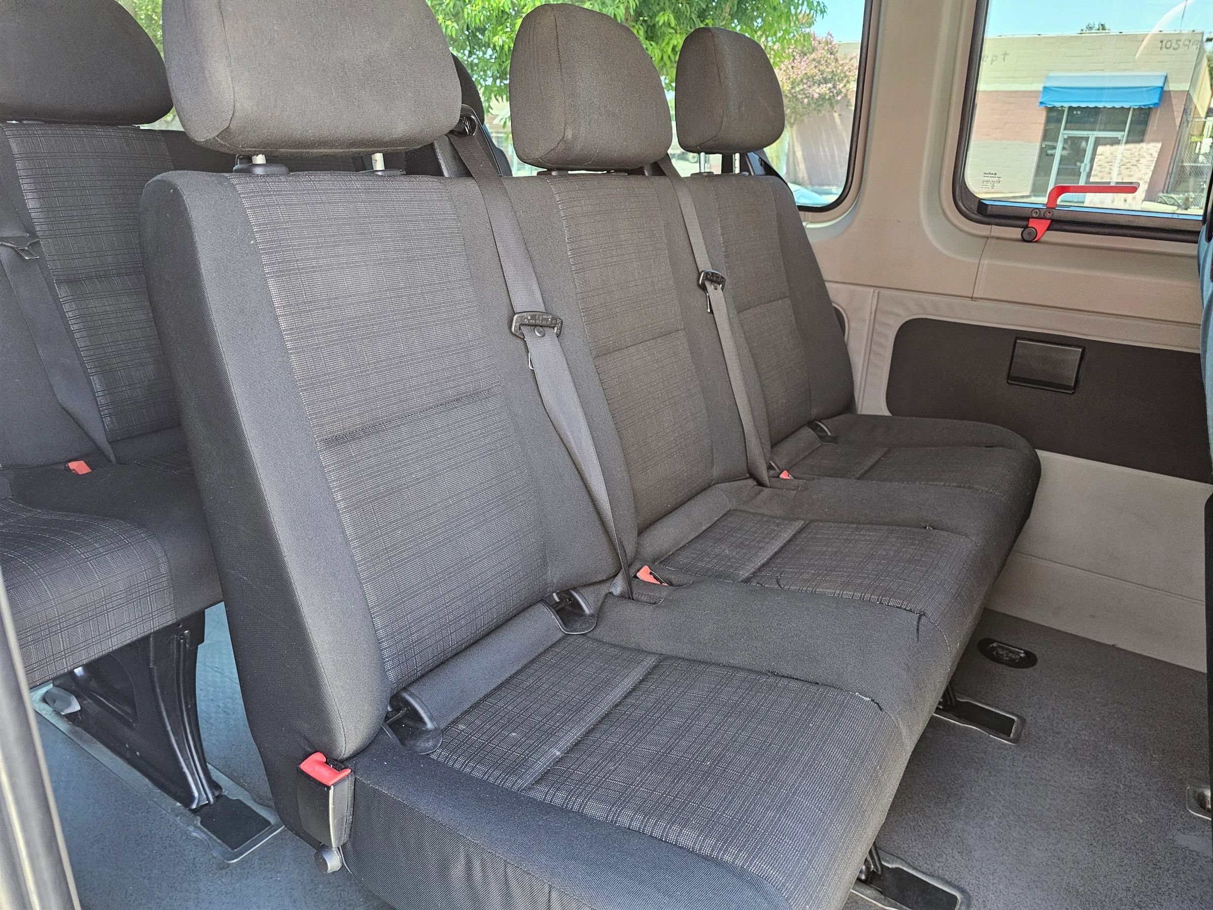 Used 2016 Mercedes-Benz Sprinter 2500 image 19