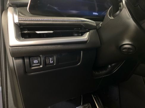 Used 2025 Cadillac XT4 Sport image 18