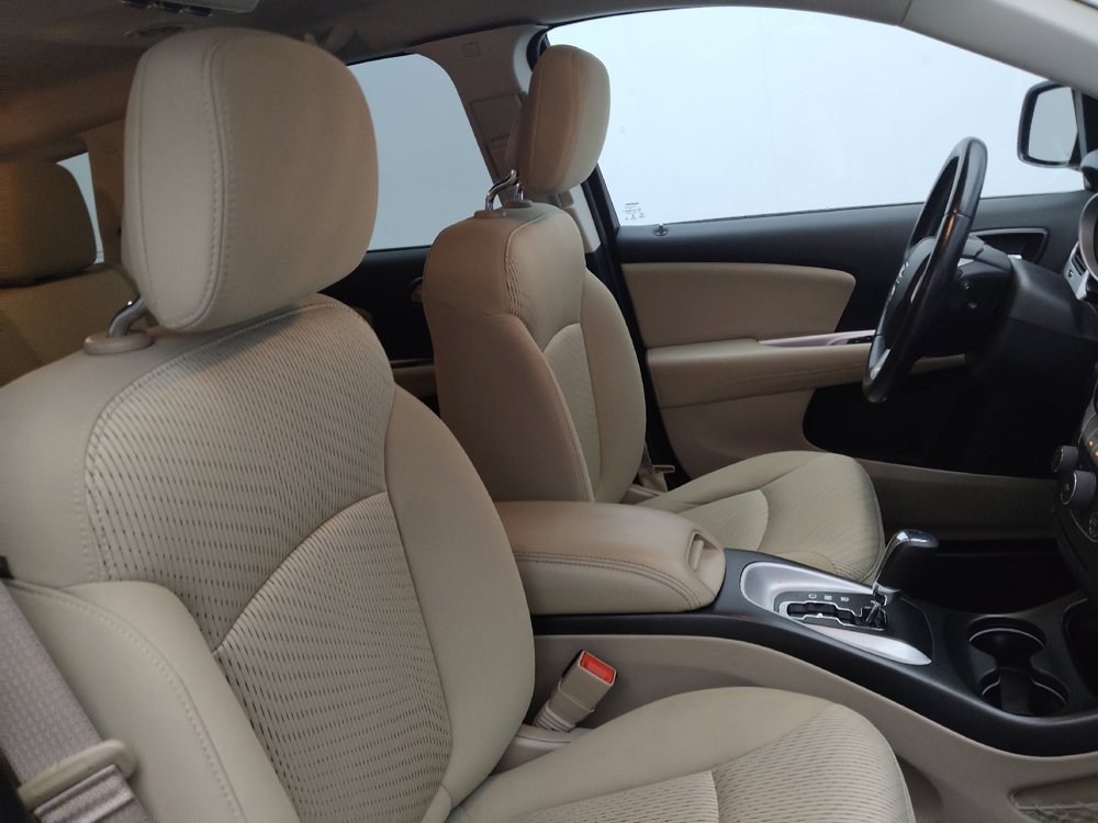 Used 2019 Dodge Journey SE w/ Connectivity Group FWD image 21