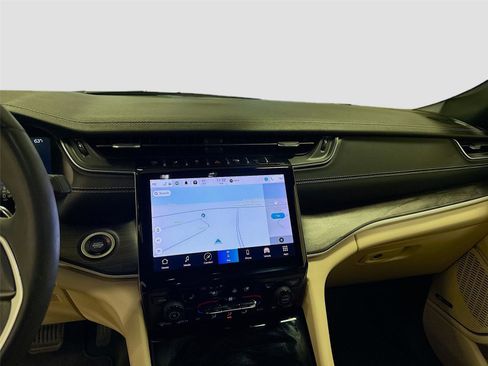 Used 2023 Jeep Grand Cherokee L Limited w/ Luxury Tech Group II image 13