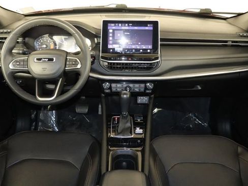 Used 2023 Jeep Compass Limited image 13