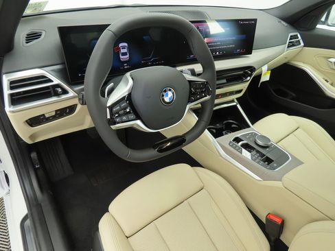 Used 2025 BMW 330i Sedan w/ Convenience Package image 10