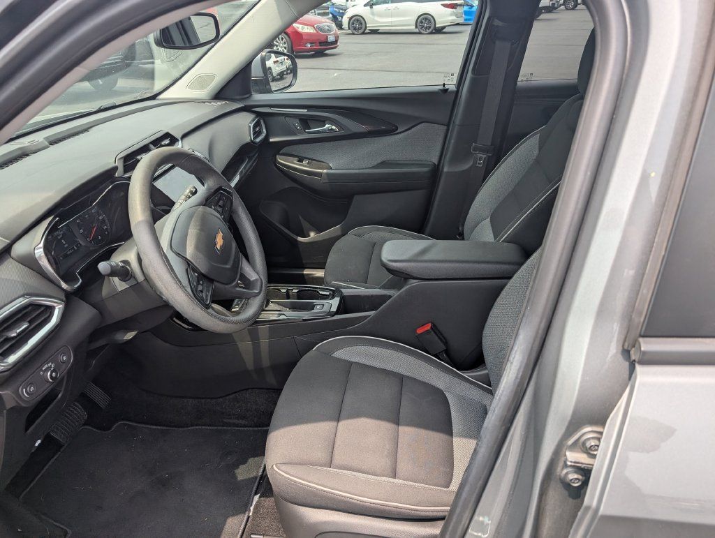 Used 2023 Chevrolet TrailBlazer LT w/ Convenience Package FWD image 13