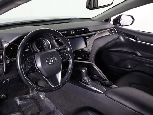 Used 2020 Toyota Camry SE w/ Convenience Package image 24