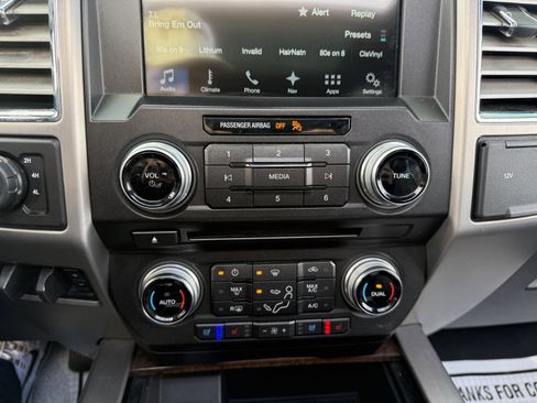 Used 2017 Ford F350 Platinum w/ Platinum Ultimate Package image 16