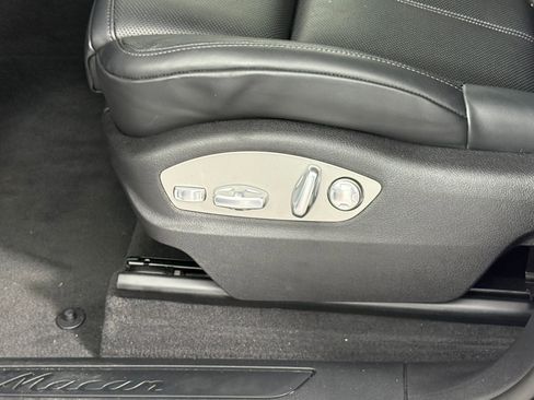 New 2025 Porsche Macan image 15