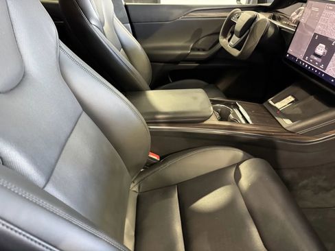 Used 2023 Tesla Model X image 6
