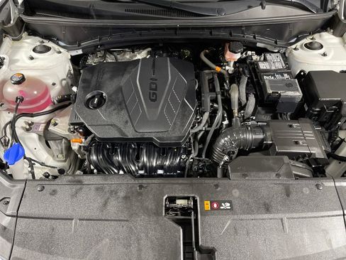 Certified 2023 Hyundai Tucson SE image 9