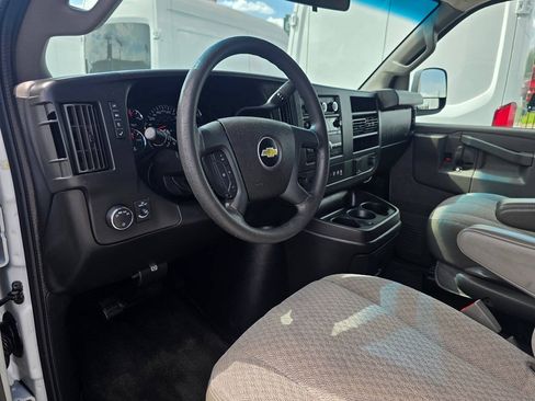 Used 2018 Chevrolet Express 3500 LT w/ LT Preferred Equipment Group RWD image 16