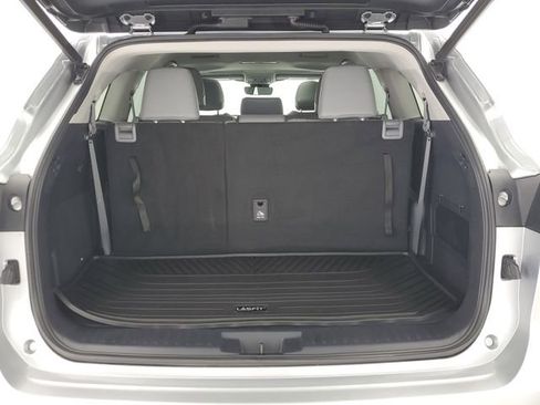 Used 2021 Toyota Highlander Limited image 11