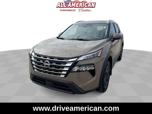 Used 2024 Nissan Rogue SV w/ SV Premium Package image 1