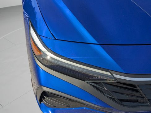 Certified 2025 Hyundai Elantra SE FWD image 43