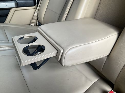 Used 2017 Ford F250 Lariat w/ Lariat Ultimate Package image 44