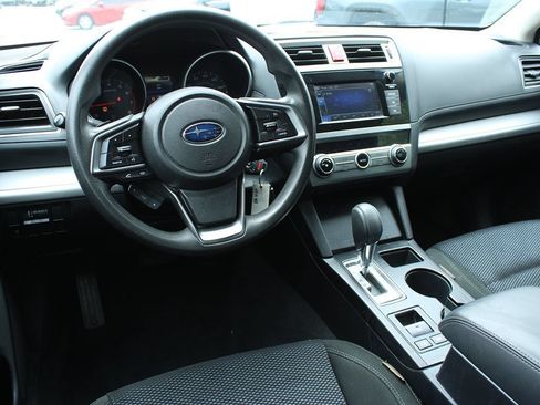 Used 2018 Subaru Outback 2.5i AWD/4WD image 16
