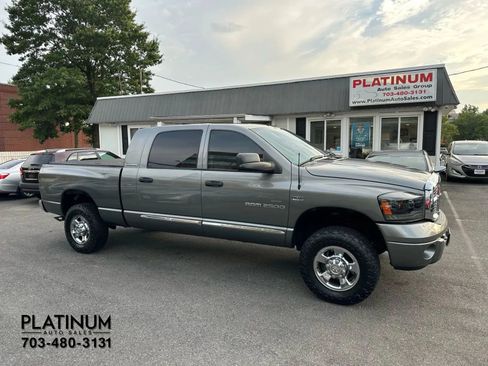 Used 2006 Dodge Ram 2500 Truck Laramie AWD/4WD image 2
