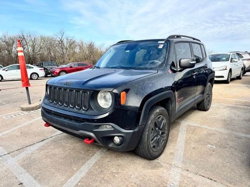 Used 2018 Jeep Renegade Trailhawk image 2