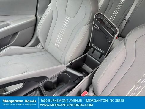 Used 2024 Hyundai Elantra SEL FWD image 27