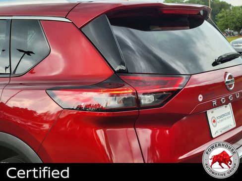Used 2021 Nissan Rogue SV w/ Premium Package FWD image 12